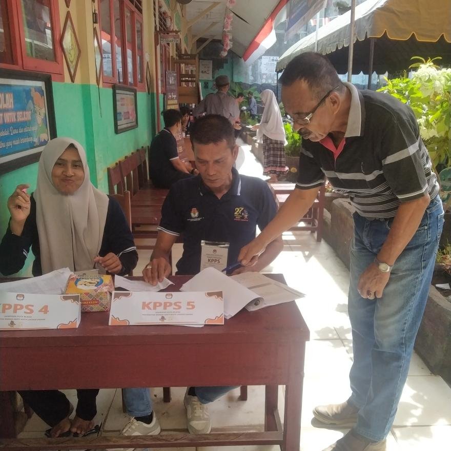 Suasana Pelaksanaan Pilkada Tahun 2024 di TPS Gampong Kuta Blang 